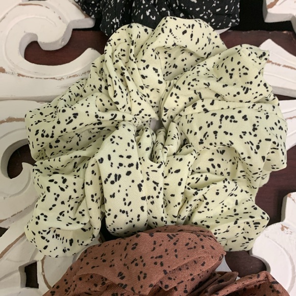 Bundle of 3 Oversized Hair Scrunchies Black, Yellow, and Brown NIB - Picture 5 of 8